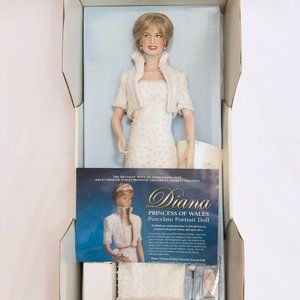 Diana Princess of Wales Porcelain Portrait Doll By the Franklin Mint New In Box